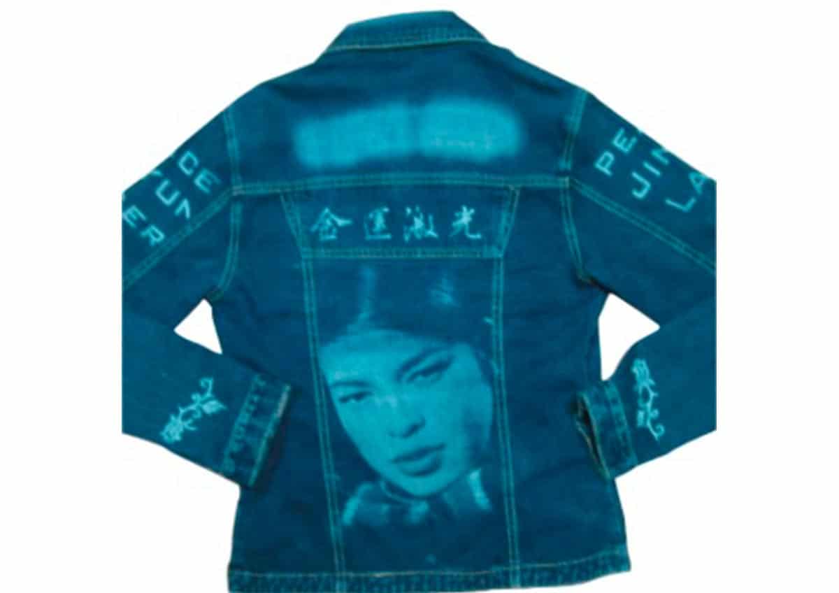 campera de jean con retrato grabado con maquina laser